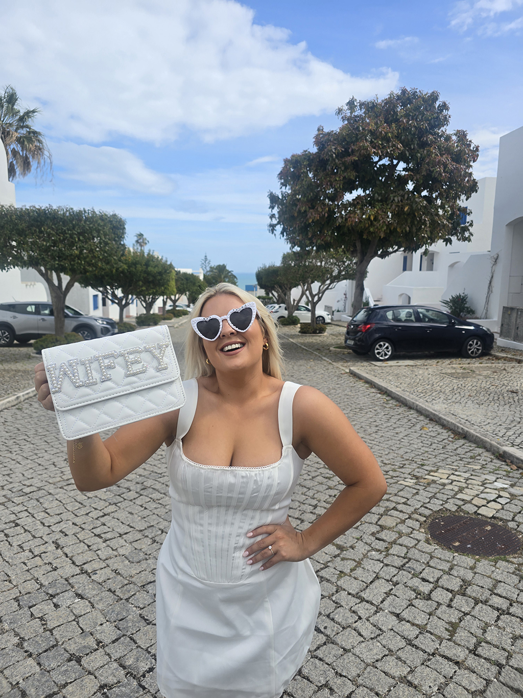 Gaya Glam oleh Valerie Wheeler dari RTÉ

 – Beragampengetahuan