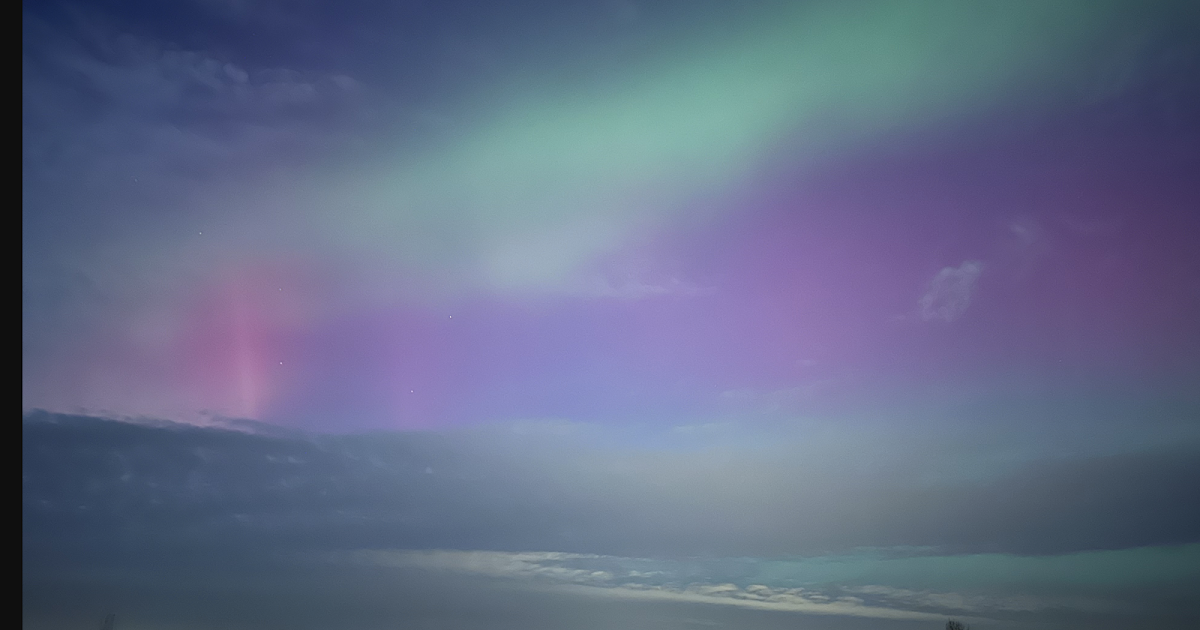 Potensi terjadinya aurora besar malam ini.

 – Beragampengetahuan