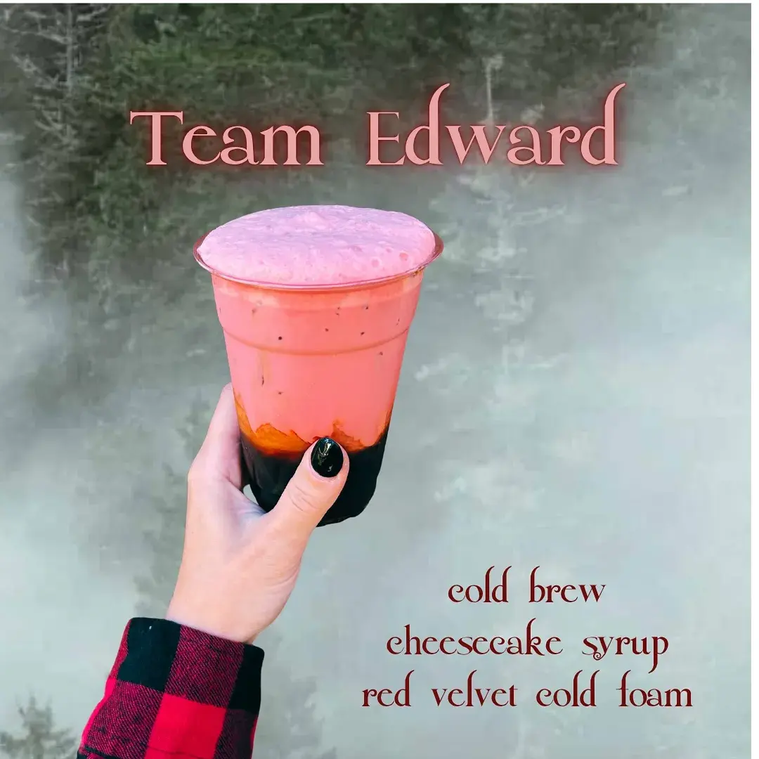 Minuman Team Edward menyajikan kopi seduh dingin, sirup kue keju, dan busa dingin beludru merah.
