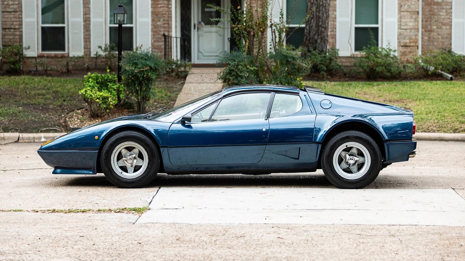 Pilihan Hari Ini: Ferrari 512 BB 1977

 – Beragampengetahuan