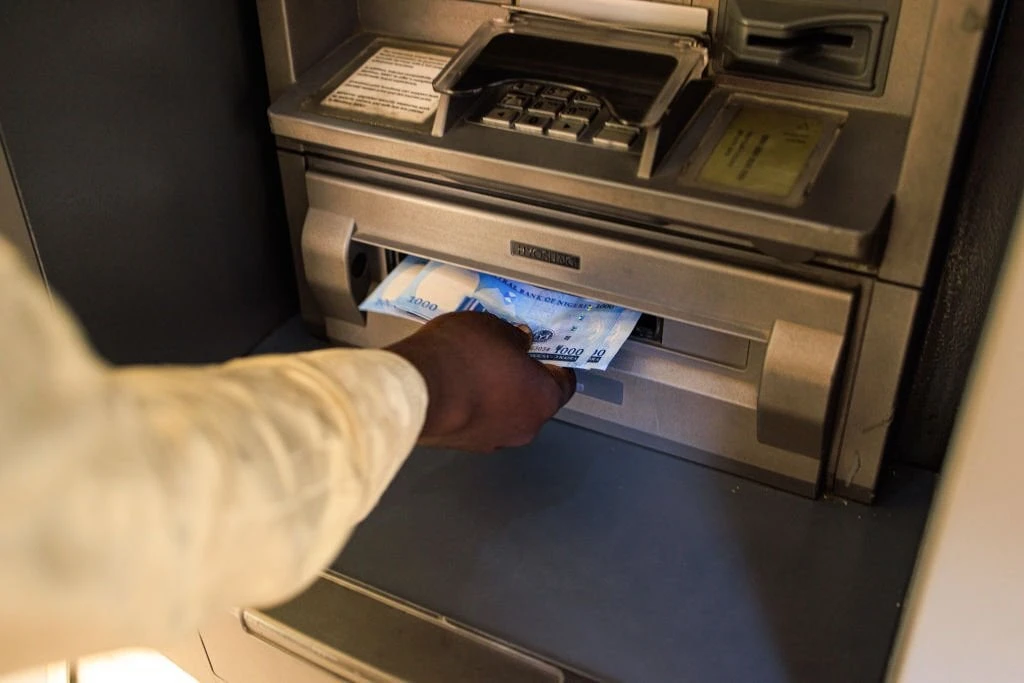 Warga Nigeria harus waspada terhadap penipuan ATM baru

 – Beragampengetahuan