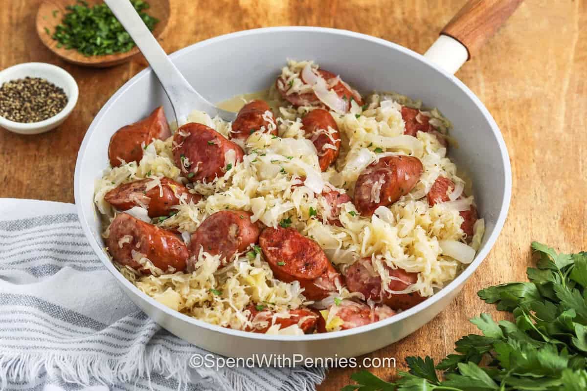 Kielbasa and Sauerkraut – Beragampengetahuan