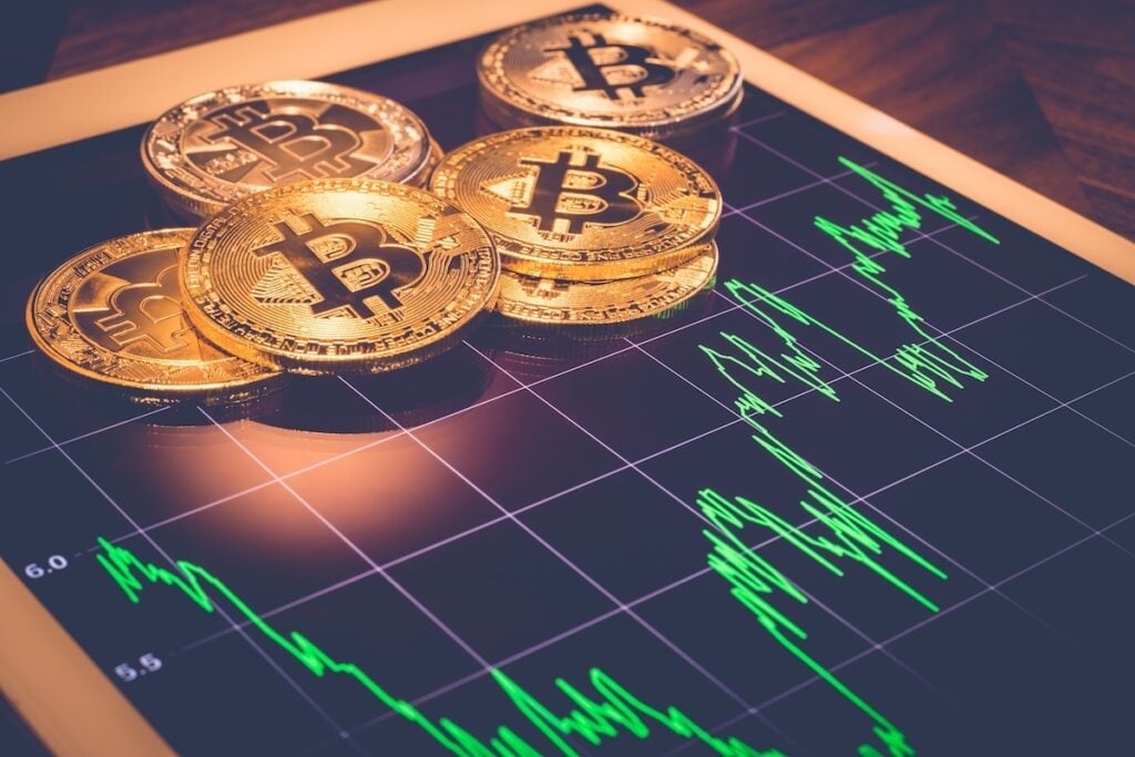 Bitcoin bertahan di bawah $90,000 karena Ethereum, XRP, dan Dogecoin terus merugi

 – Beragampengetahuan