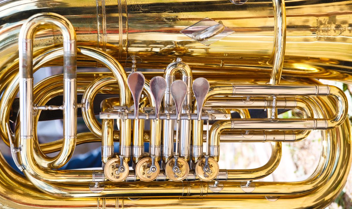 The Perfect Tuba: How Band, Grit, and Community Build a Better Life (with Sam Quinones) – Beragampengetahuan
