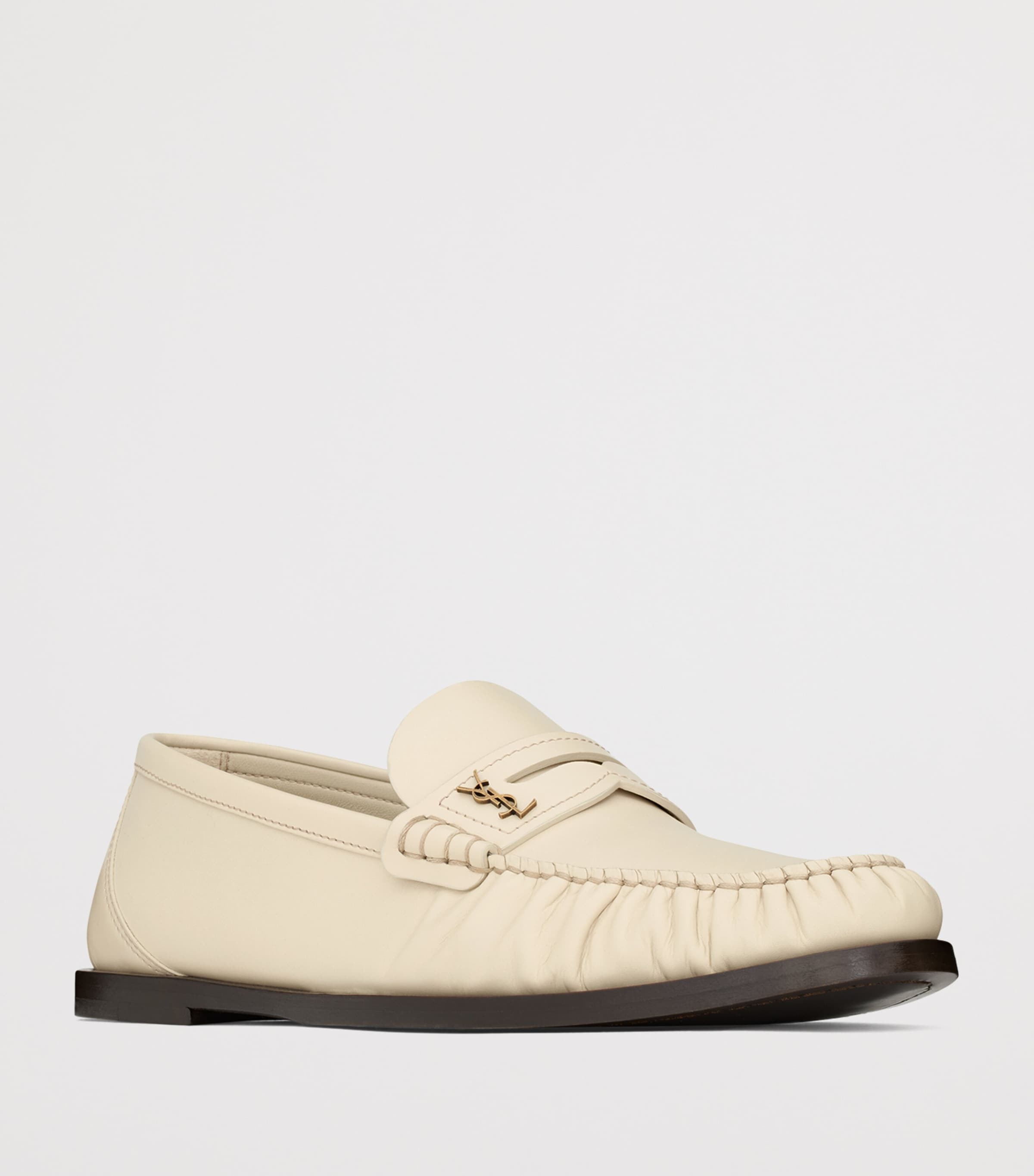 Sepatu kulit Saint Laurent