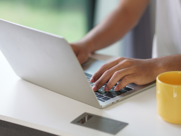 Bagaimana beragampengetahuan membantu saya melipatgandakan tayangan LinkedIn dan mengembangkan buletin saya

 – Beragampengetahuan