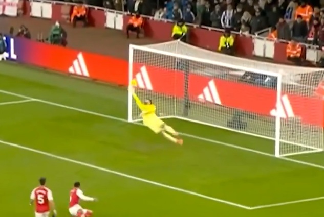 Kiper Arsenal David Raya melakukan penyelamatan luar biasa untuk menggagalkan upaya pemain sayap Brighton Yankuba Minteh (Video)

 – Beragampengetahuan