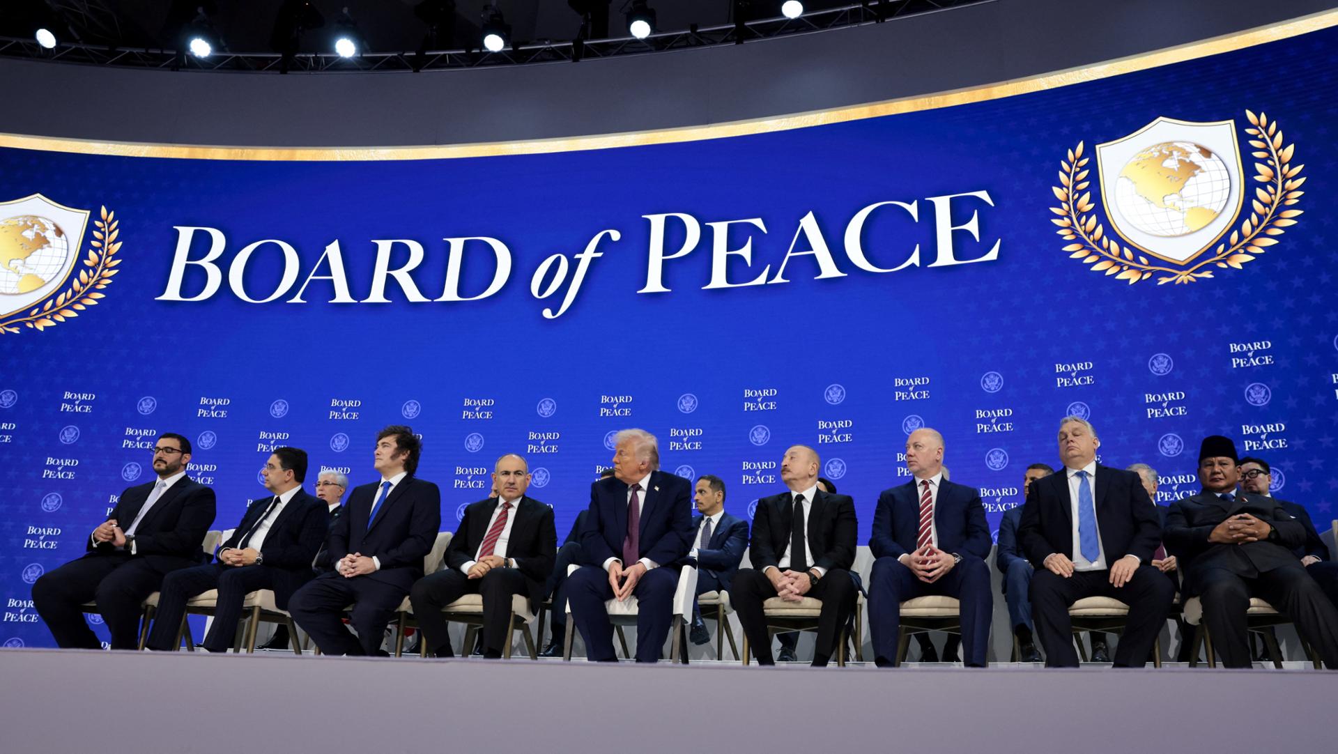 Trump mengumumkan Panel Perdamaian di Davos karena sekutu utama AS menolaknya

 – Beragampengetahuan