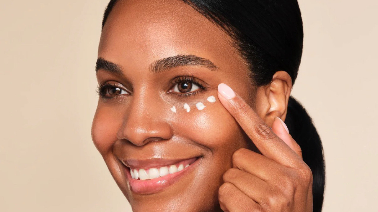 Cara mencerahkan mata secara alami

 – Beragampengetahuan