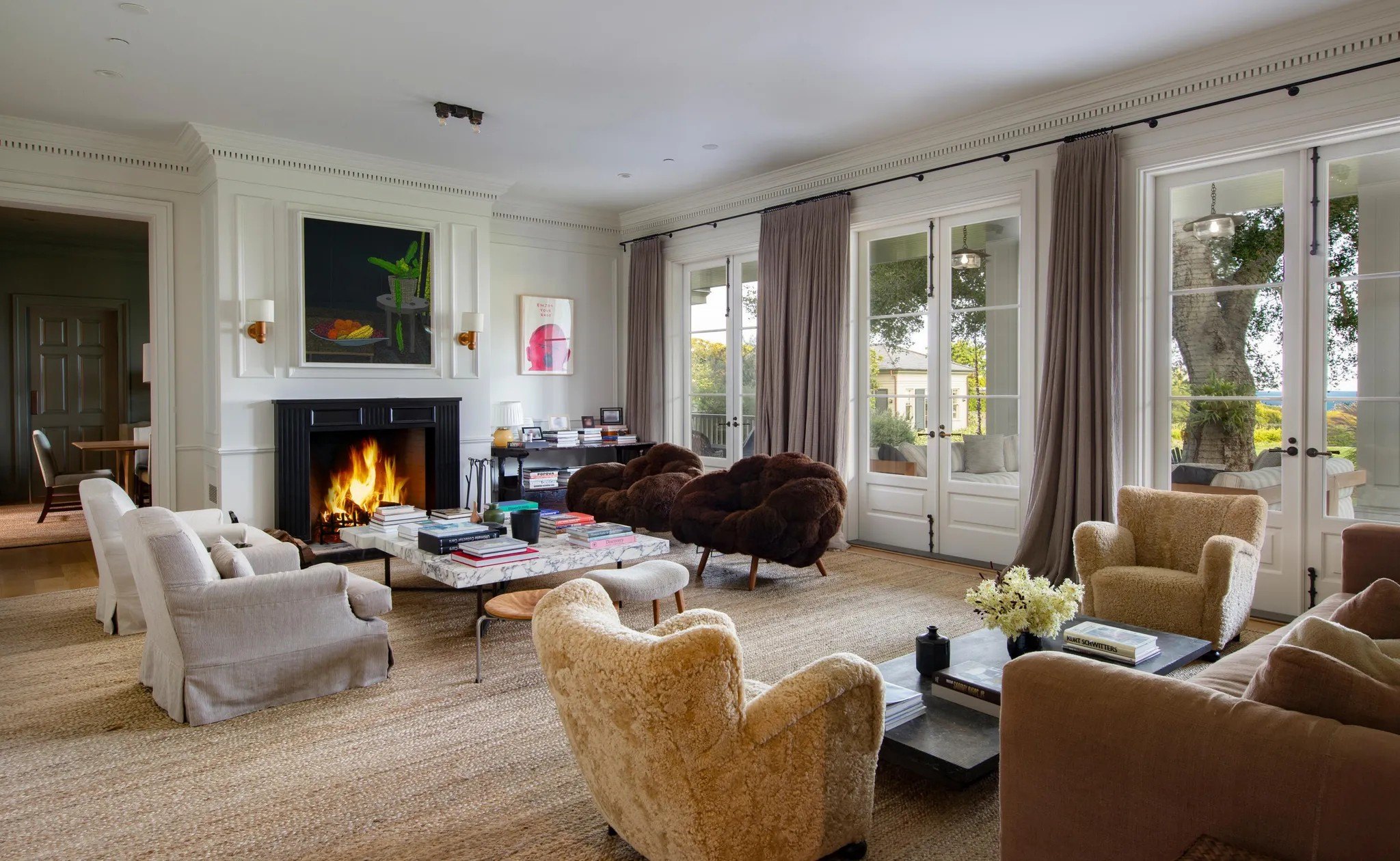 Adam Levine dan Behati Prinsloo mendaftarkan Montecito Estate yang besar seharga $65 juta setelah membeli properti baru