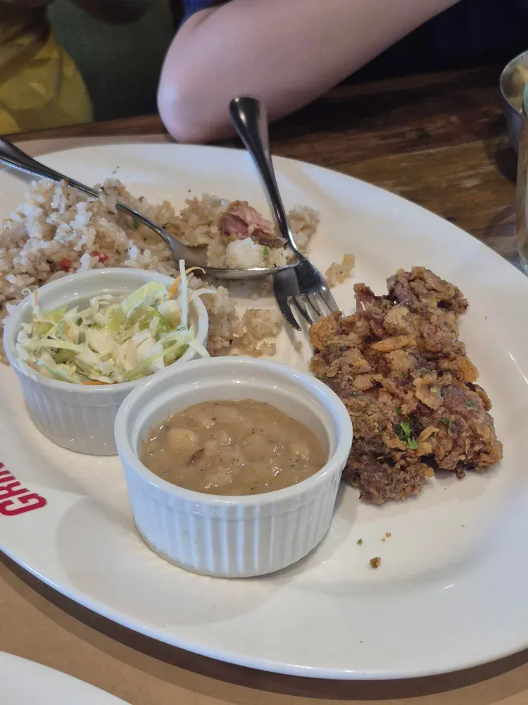 Anak-anak menyukai ayam di restoran Gringo