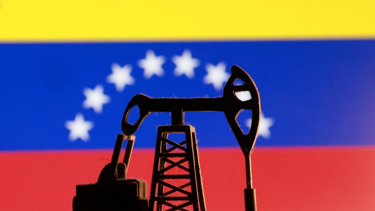 beragampengetahuan World Service – Laporan Bisnis Dunia, Presiden Trump memaparkan rencana cadangan minyak Venezuela.

 – Beragampengetahuan