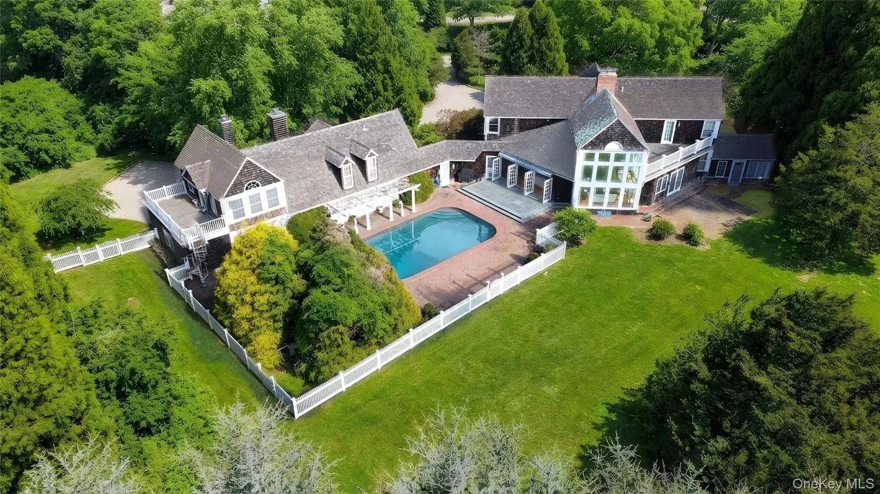 Hamptons Spread senilai $20 juta bersebelahan dengan situs yang dapat dibangun dan berjanji untuk menciptakan ‘warisan’ yang nyata

 – Beragampengetahuan