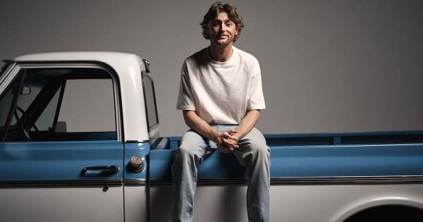 American Eagle menuju ke negara yang disponsori oleh Bailey Zimmerman dan Stagecoach

 – Beragampengetahuan