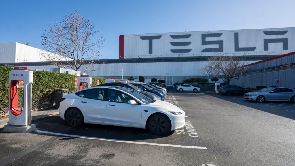 Ross Gerber mengatakan Tesla akan menjadi ‘divisi lain’ dari X di tengah spekulasi simbol ticker merger SpaceX-xAI – Tesla (NASDAQ:TSLA)

 – Beragampengetahuan