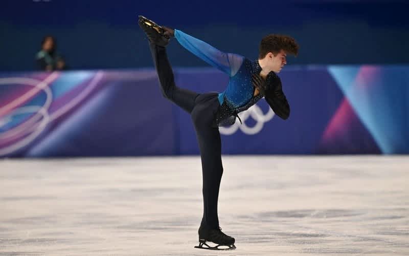 Tokoh skater Mikhail Chidorov memenangkan medali emas pertama Kazakhstan.