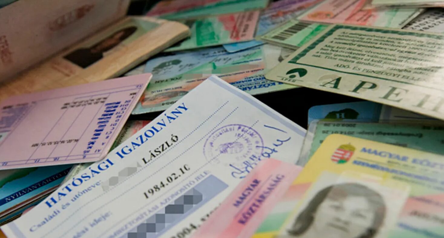 identitas digital

 – Beragampengetahuan