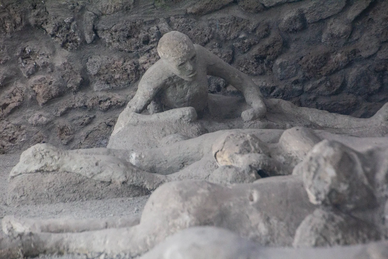 pompeii-bodies-ruins-6.jpg