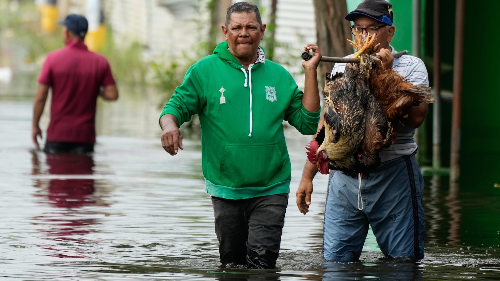 Presiden Kolombia mendesak pengadilan untuk mengizinkan kenaikan pajak melalui keputusan ketika banjir melanda wilayah utara

 – Beragampengetahuan