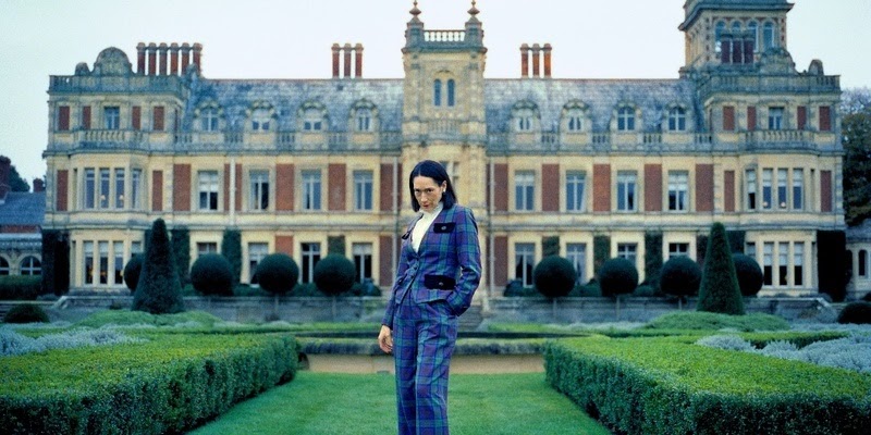 Trailer pertama untuk film dokumenter realisme magis LADY

 – Beragampengetahuan