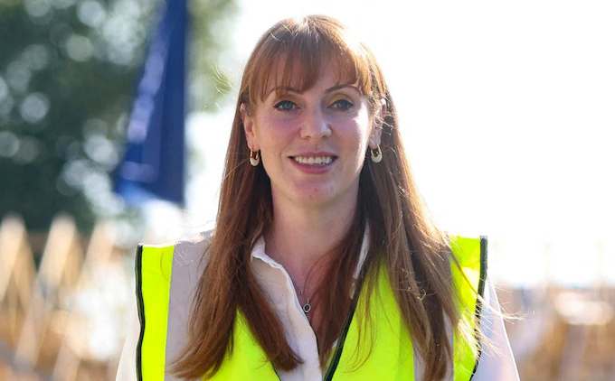 Propertymark membela Angela Rayner sebagai pembicara di tengah reaksi keras

 – Beragampengetahuan