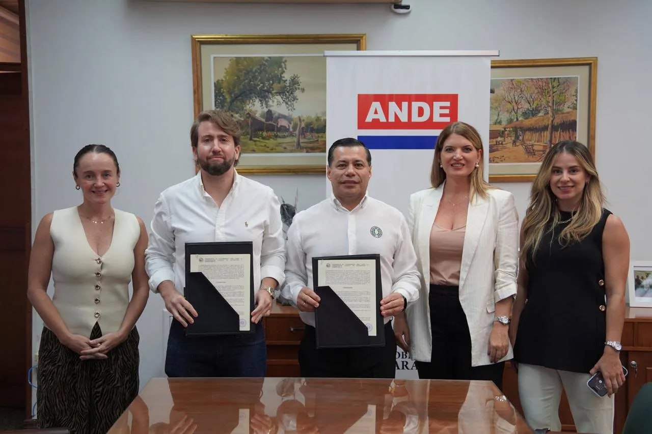 Paraguay lefoglalt gépekből építene bitcoinbányászatot

 – Beragampengetahuan